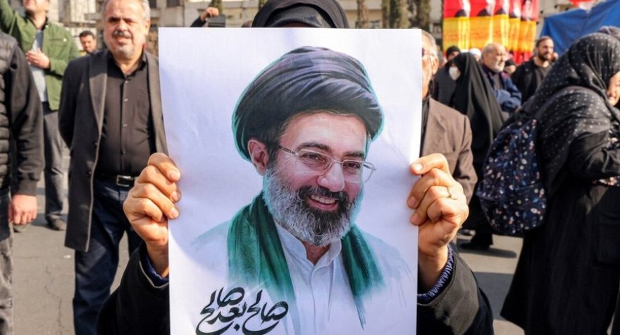 Müctəba Xameneinin vəziyyəti ağırdır &ndash; Qumda müalicə alır