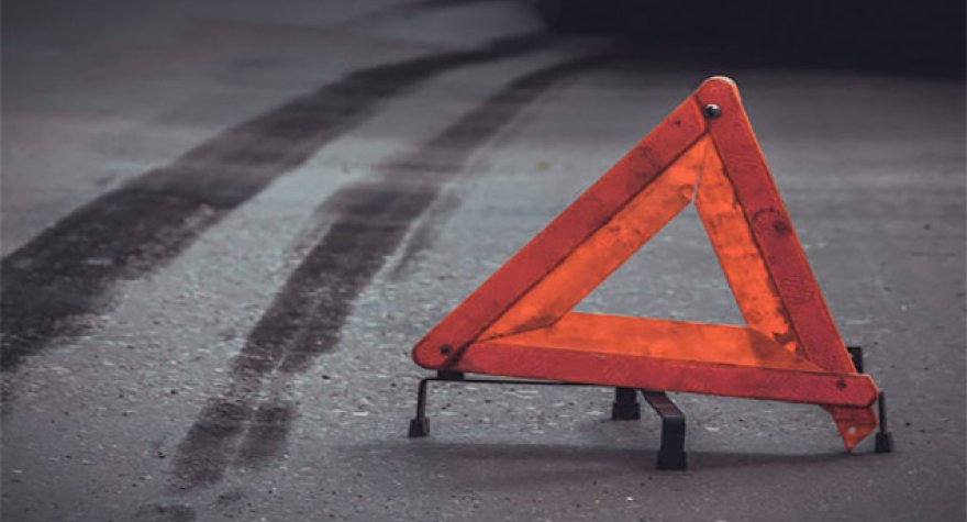 Atasının maşınında nəzarətsiz qalan iki azyaşlı qəza törətdi,1 nəfər öldü