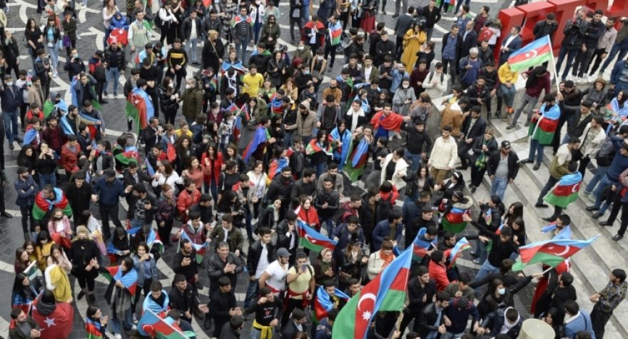 Azərbaycanda əhali artır, qonşularda kəskin azalır - RƏQƏMLƏR