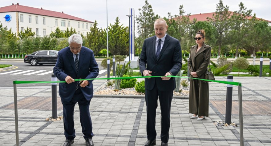 Prezident və birinci xanım Beynəlxalq Təlim Mərkəzinin açılışında - FOTOLAR