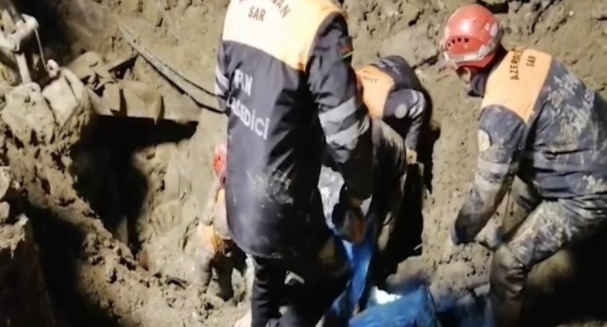 Qaradağda torpaq qatı çökdü - Ölən və yaralanan var - VİDEO