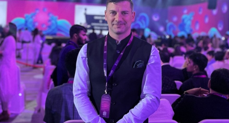 "Azərbaycan səfiri ilə dostluq edirəm" - Bakıya gələn macar jurnalistlə&nbsp;MÜSAHİBƏ