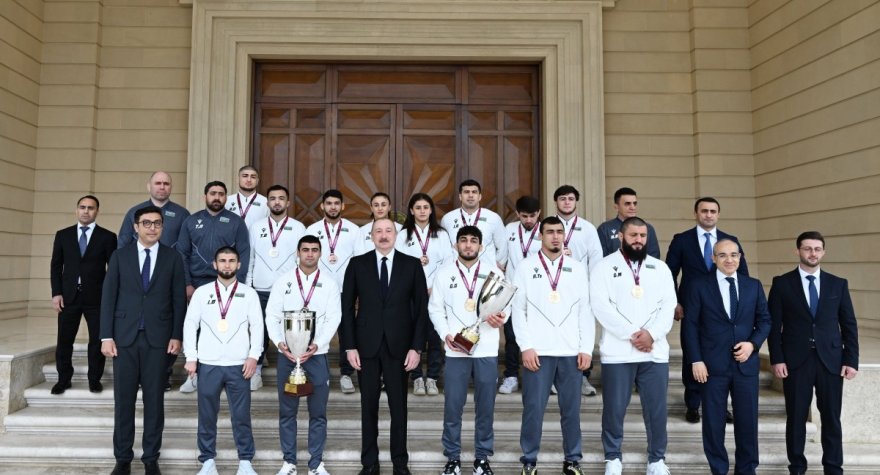 Prezident güləşçilərlə bağlı paylaşım etdi