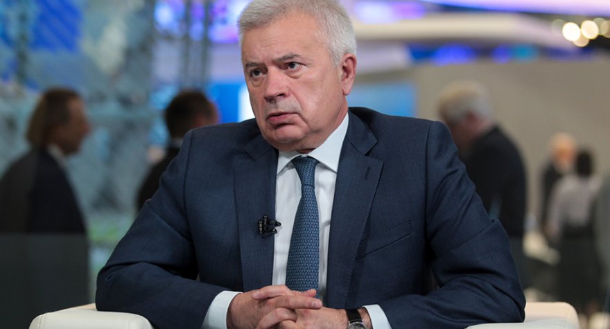 Azərbaycanlı milyarder 1 gündə 51 milyon dollar itirdi