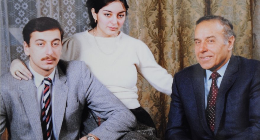 Nə üçün Mehriban xanım Əliyeva Ulu öndər haqqında arzuladığı kitabı hələ oxumayıb?