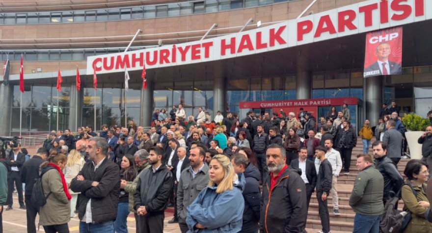 Ankara qarışdı: Polis CXP binasına daxil oldu
