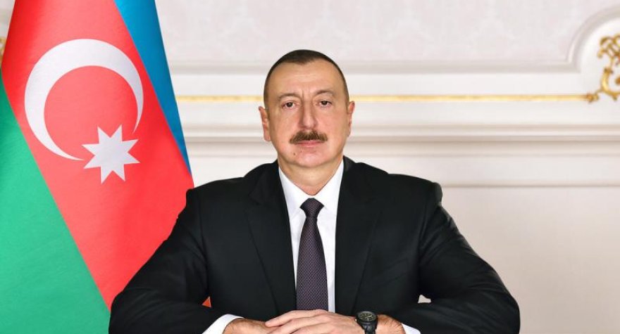 Prezident dövlət&nbsp;qulluqçularını təltif etdi - SİYAHI