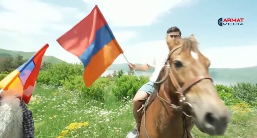 Məşhur UFC döyüşçüsü Arsax bayrağını götürmür - VİDEO