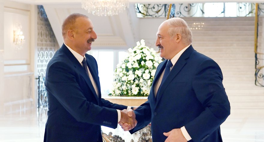 İlham Əliyev Lukaşenkonu təbrik etdi