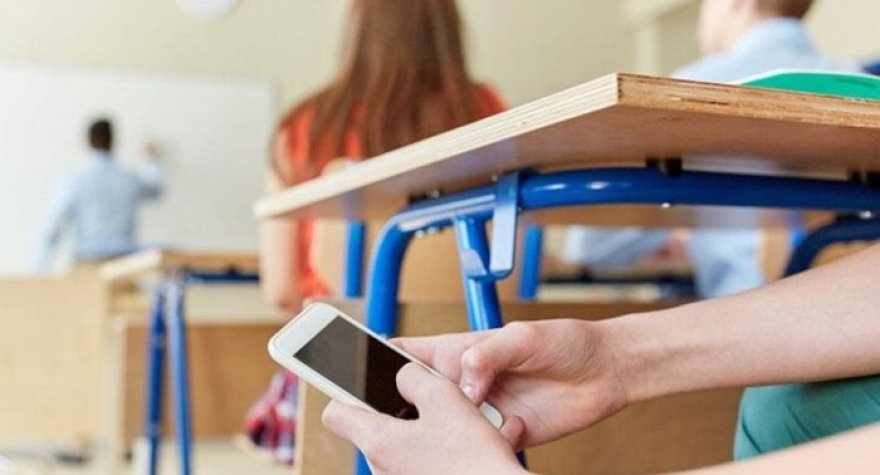 II və III ixtisas qrupların imtahanı bitdi -&nbsp;11 nəfərdə telefon tutuldu
