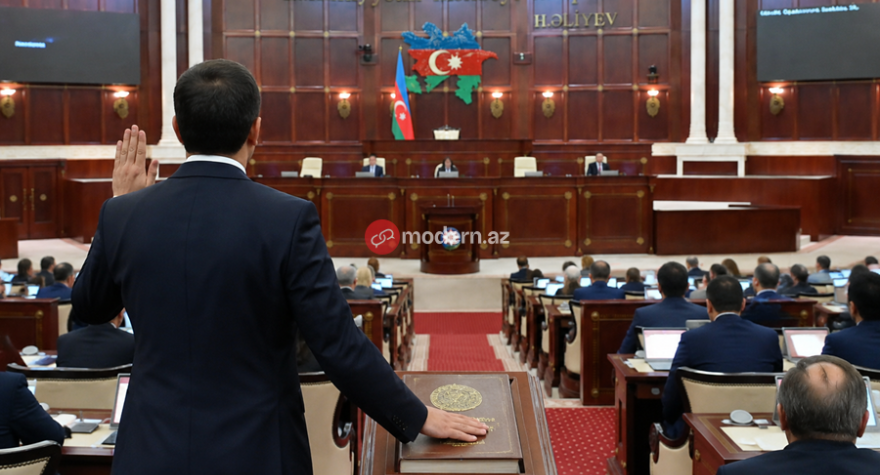 Azərbaycanda deputat andı niyə yoxdur...