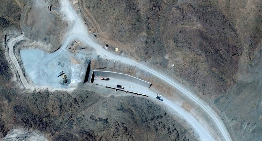 İranın 150 metr dərinlikdəki nüvə bazası Trampın HƏDƏFİNDƏ