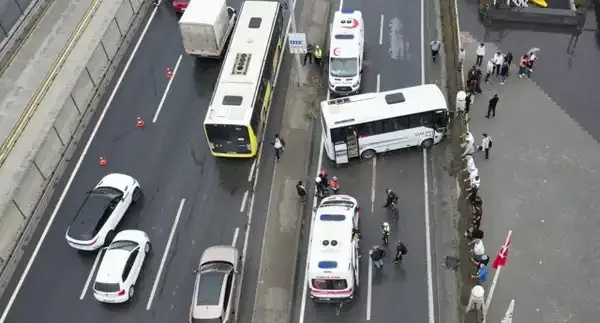 Türk Hava Yolları əməkdaşlarını daşıyan avtobus qəzaya düşüb