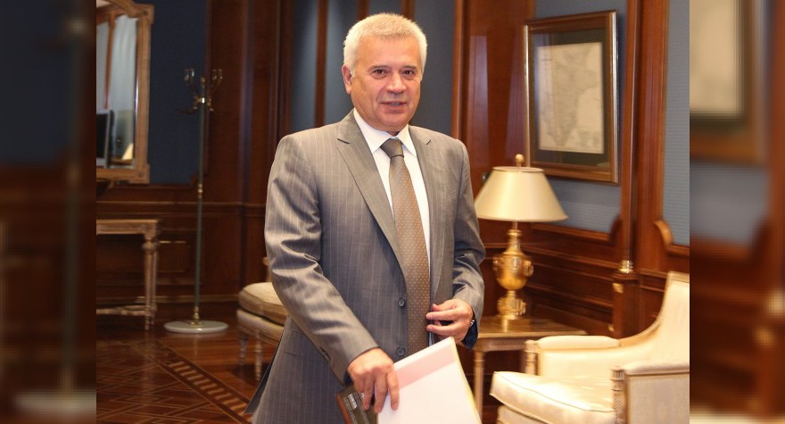 Azərbaycanlı biznesmen 106 milyard dividend götürüb