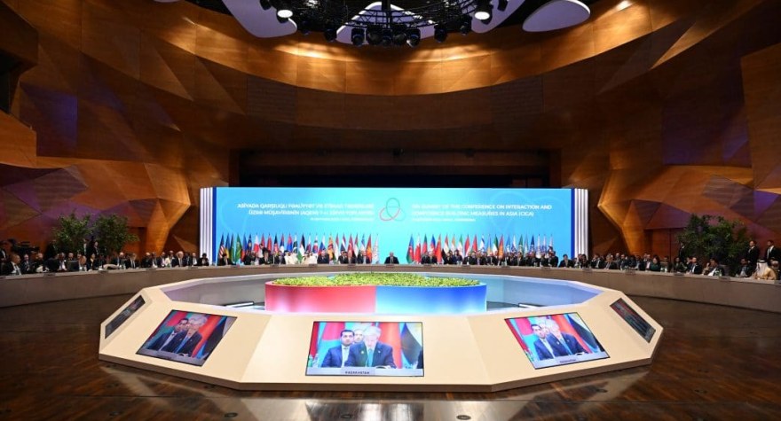 İlham Əliyev AQEM-in 7-ci Zirvə Toplantısında çıxış edib - YENİLƏNDİ 4