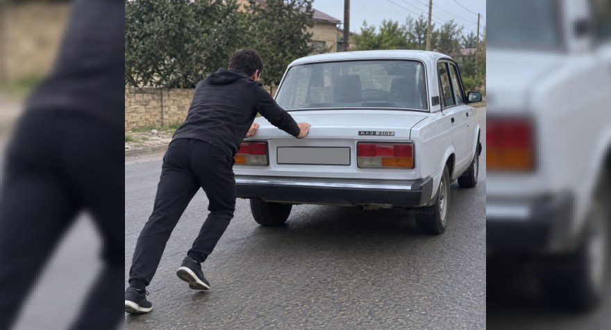 Xırdalanda avtomobili itələyərək qaçıran gənc HƏBS OLUNDU