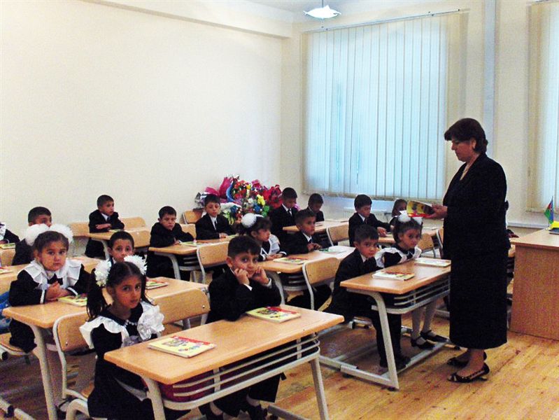 Ailələrdə uşaqların azalması 2 minə yaxın müəllimi işsiz qoyub
