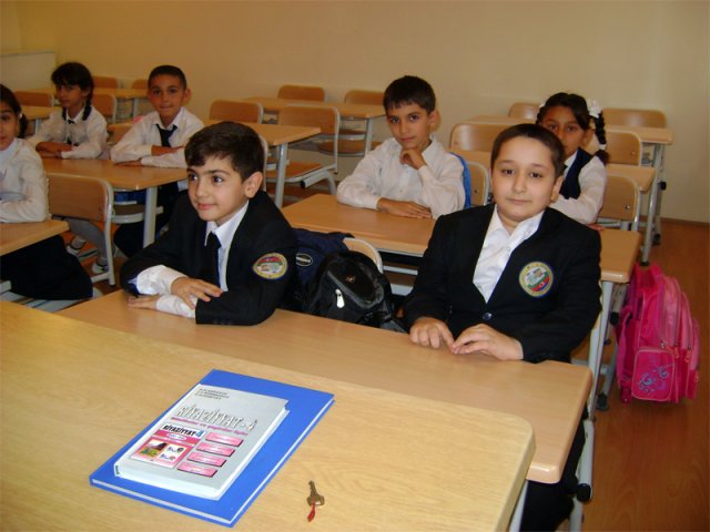 IV sinif müəllimlərinin bilik səviyyəsi yoxlanılıb