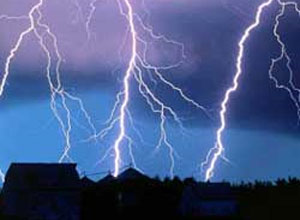İldırımlar: təbiət şıltaqlığı yoxsa göydən gələn bəla? 