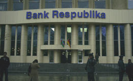 Bakı sakini "Bank Respublika"nı aldadıb