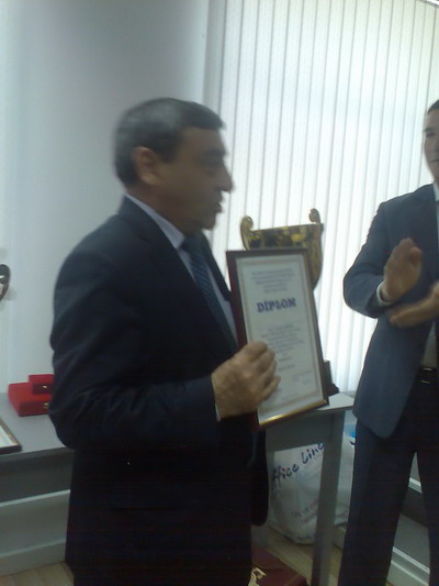 Qalib jurnalist futbolçular mükafatlandırıldı...(fotosesiya)