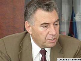Əli Həsənov: “Yataqxanalar bir ildə boşaldıla bilməz”