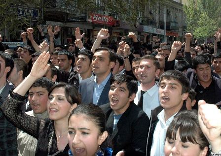 500-dək məcburi köçkün tələbə beynəlxalq aləmə müraciət etdi