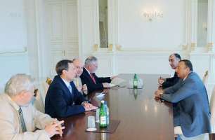 Prezident İlham Əliyev həmsədrləri qəbul edib