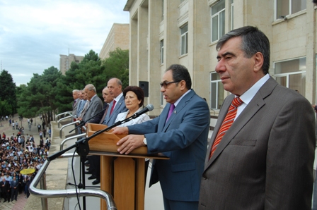 Abel Məhərrəmov BDU-nun 3500 yeni tələbəsinə bilet verib