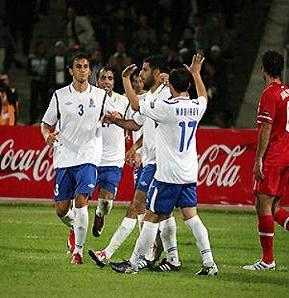 Türkiyə mətbuatından seçmələr: ““Futbolun iməkliyən ölkəsi” bizi yendi!” 
