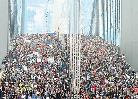 İstanbul körpüsü az qala uçacaqmış...