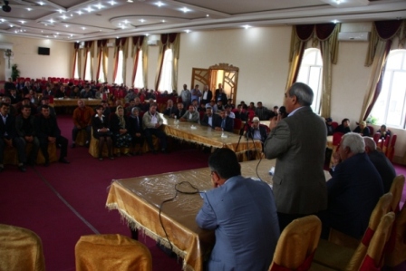 Ağsaqqallar deputatlığa namizədə nə deyib?