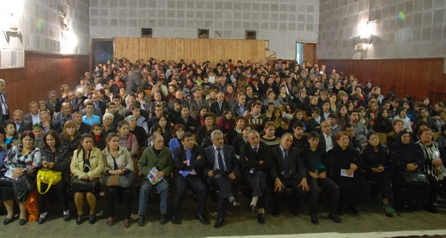 Asim Mollazadə: “Məmurlar başa düşməlidirlər ki, maaşı vətəndaşa xidmət etmək üçün alırlar"