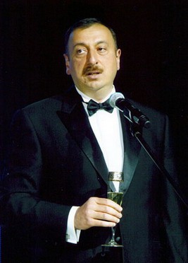 İlham Əliyev Rumıniyada "İlin adamı" elan olunub 