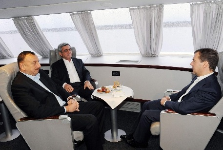 Rus diplomatı: “Sərkisyan İlham Əliyevlə görüşmək üçün həmsədr olkələrdən təminat istəyir”