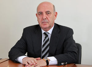 Əhliman Əmiraslanov: "Kimin pulu var gedir xaricə müalicəyə, qoy getsin, amma..."