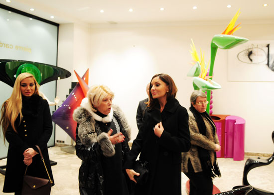 Mehriban Əliyeva dünya şöhrətli modelyerlə görüşüb