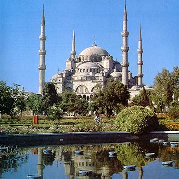 İstanbul qədimliklə müasirliyin vəhdətidir (Reportaj)
