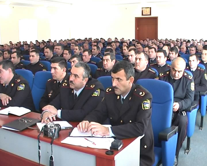 151 polis işçisi cəzalandırılıb