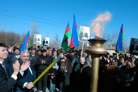 Deputat Bərdə sakinlərinin sevincinə şərik olub (Foto)