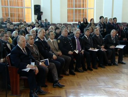 Yeni icra başçısı Qarabağ əlilləri ilə görüşdü, məmur süründürməçiliyindən danışıldı