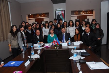 Rektor ADU-nun tələbələrini İngiltərə yola salıb