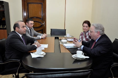 Azay Quliyev Kristofer Şildslə QHT qanunvericiliyini müzakirə etdi   