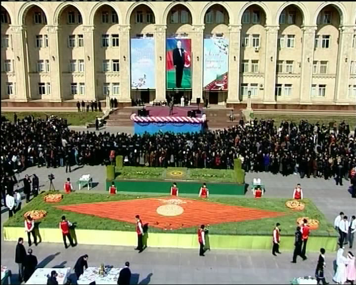 Elmar Vəliyev Gəncədə Eldar Əzizovun ənənəsini pozdu