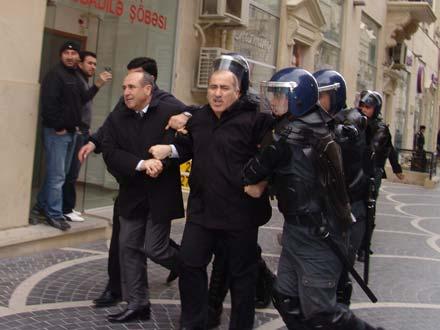 AXCP "Torqovı"ya girmək istəyir, Pənah Hüseyn saxlanıldı 