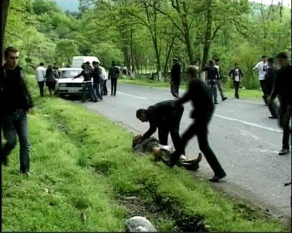 Zaqatalada paraşüt yarışına gedənlər qəzaya düşdülər (FOTOLAR)
