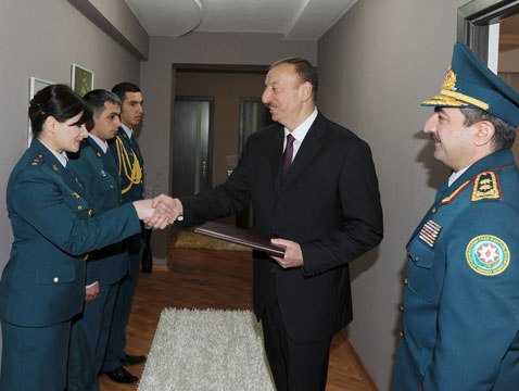 Prezident sərhədçilərə ev verdi
