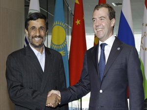 Rusiya İranı kimin üçün qoruyur? (Təhlil)