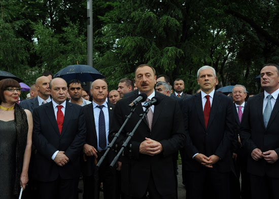 Serbiyada Heydər Əliyevə abidə qoyulub
