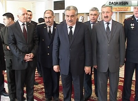Əhəd Abıyev Daşkəsəndə Bayraq meydanı tikdirir